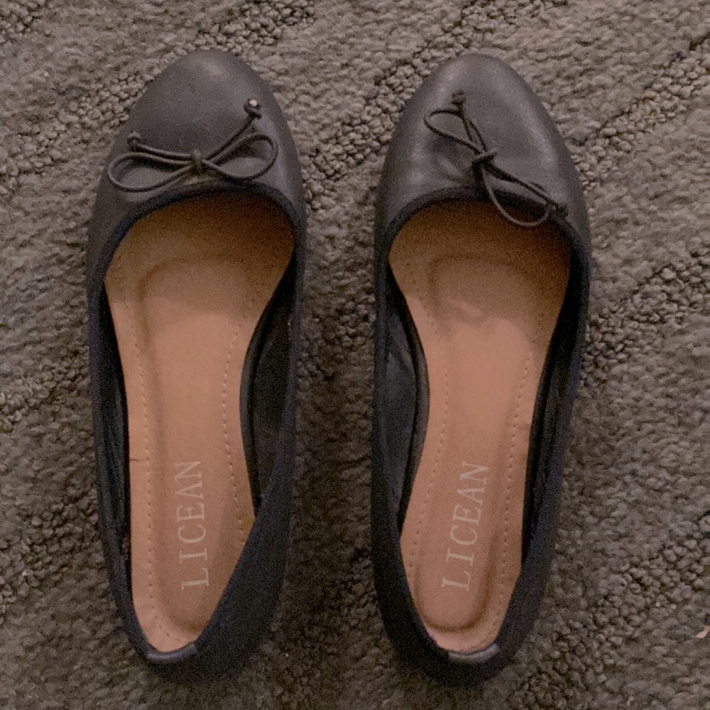 Dark blue ballerinas 38-7.5 LICEAN worn once. Also in beige, taupe & black.